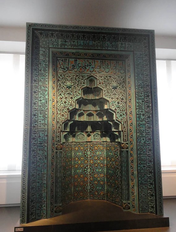 2. Beyhekim Camii’nin çini mozaikli mihrabı