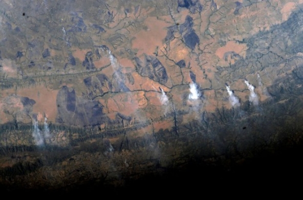 Demokratik Kongo Cumhuriyeti'nde yangın ve duman