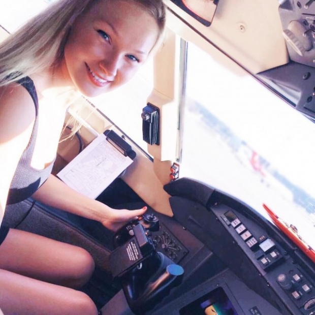 Michelle Gooris isimli 25 yaşındaki Hollandalı bir pilot...