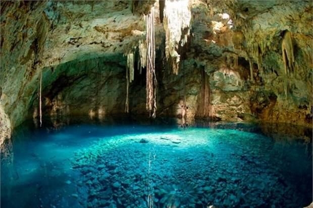 5. Yucatan Yarımadası'nda yer alan yeraltı mağaralarında yüzmek (Meksika)
