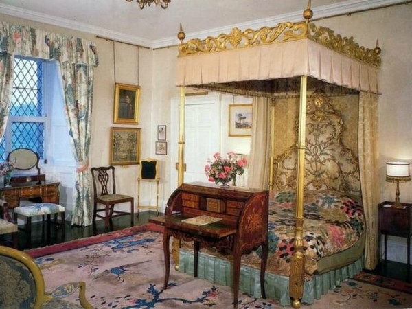 Kraliçe’nin Yatak Odası, Birleşik Krallık